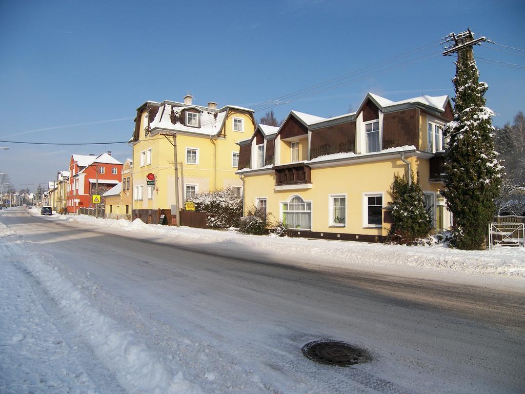 Penzion U Antonickova Pramene Mariánské Lázně Exterior foto