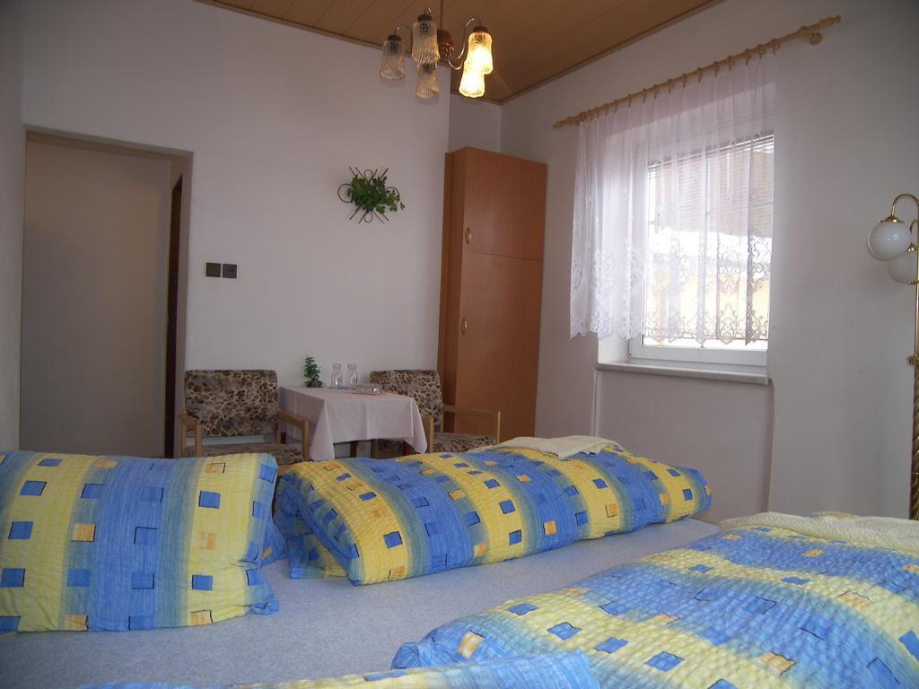 Penzion U Antonickova Pramene Mariánské Lázně Exterior foto